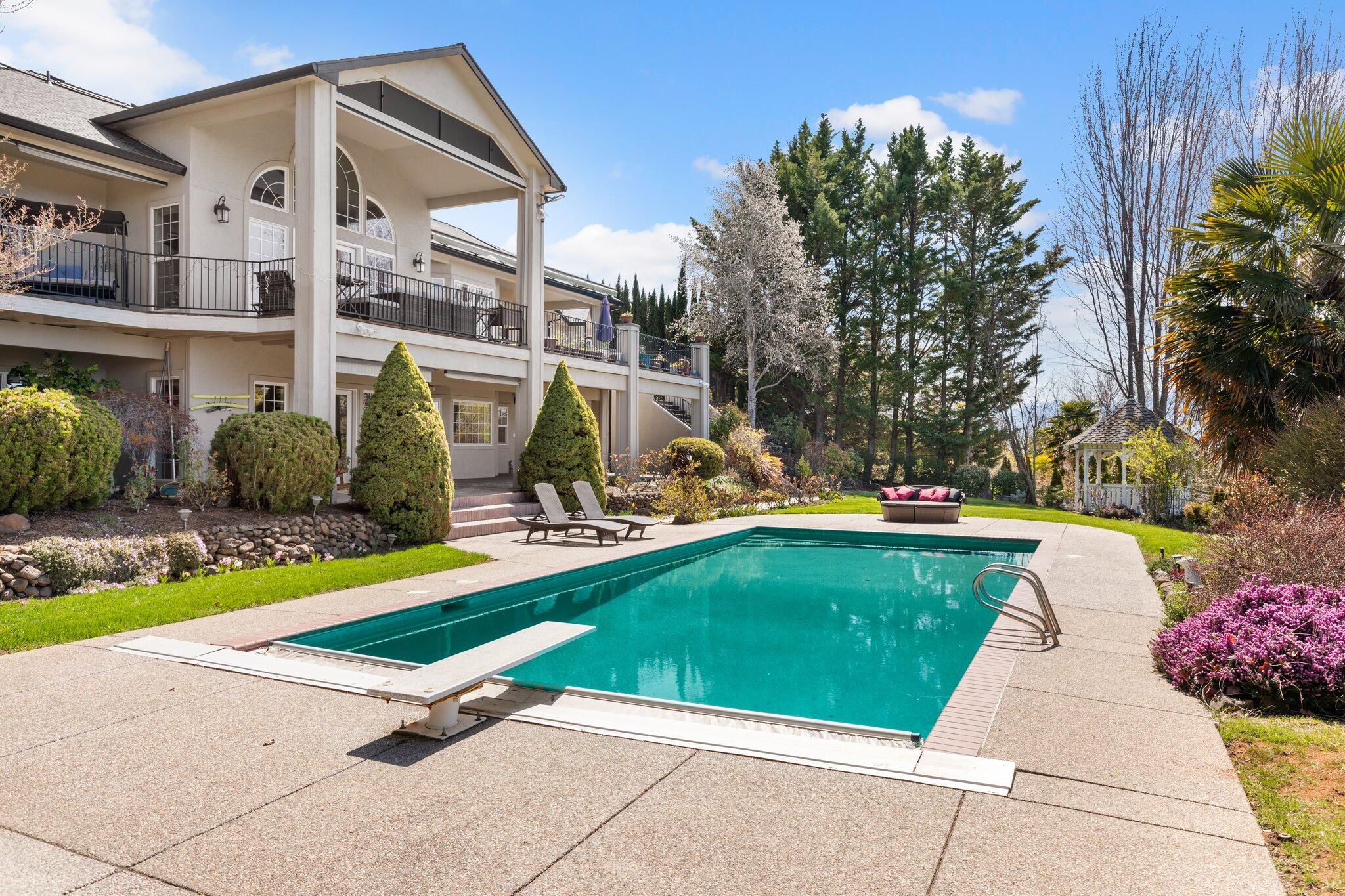 Uplands Phase Iv, The - Residential