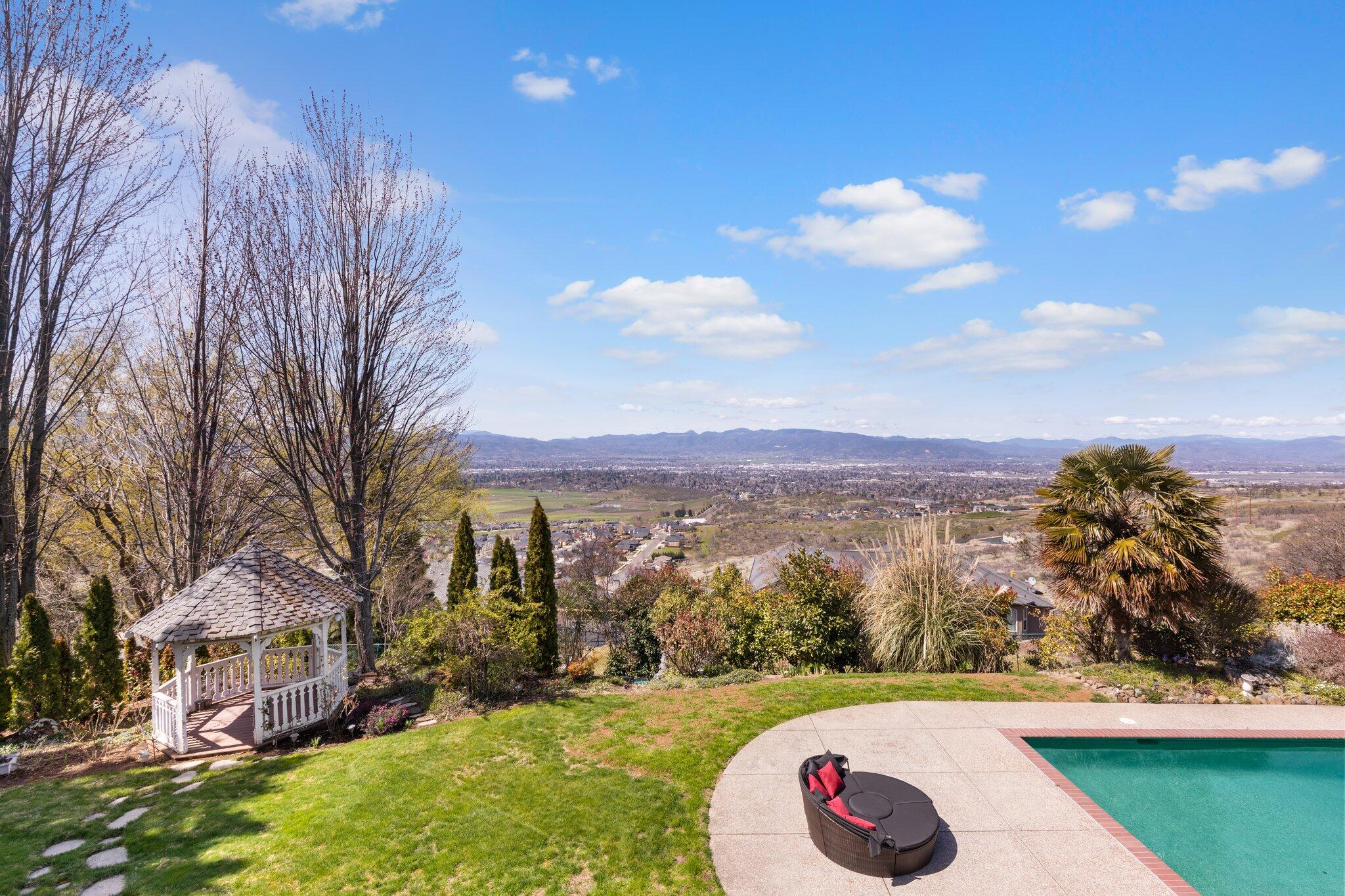 Uplands Phase Iv, The - Residential