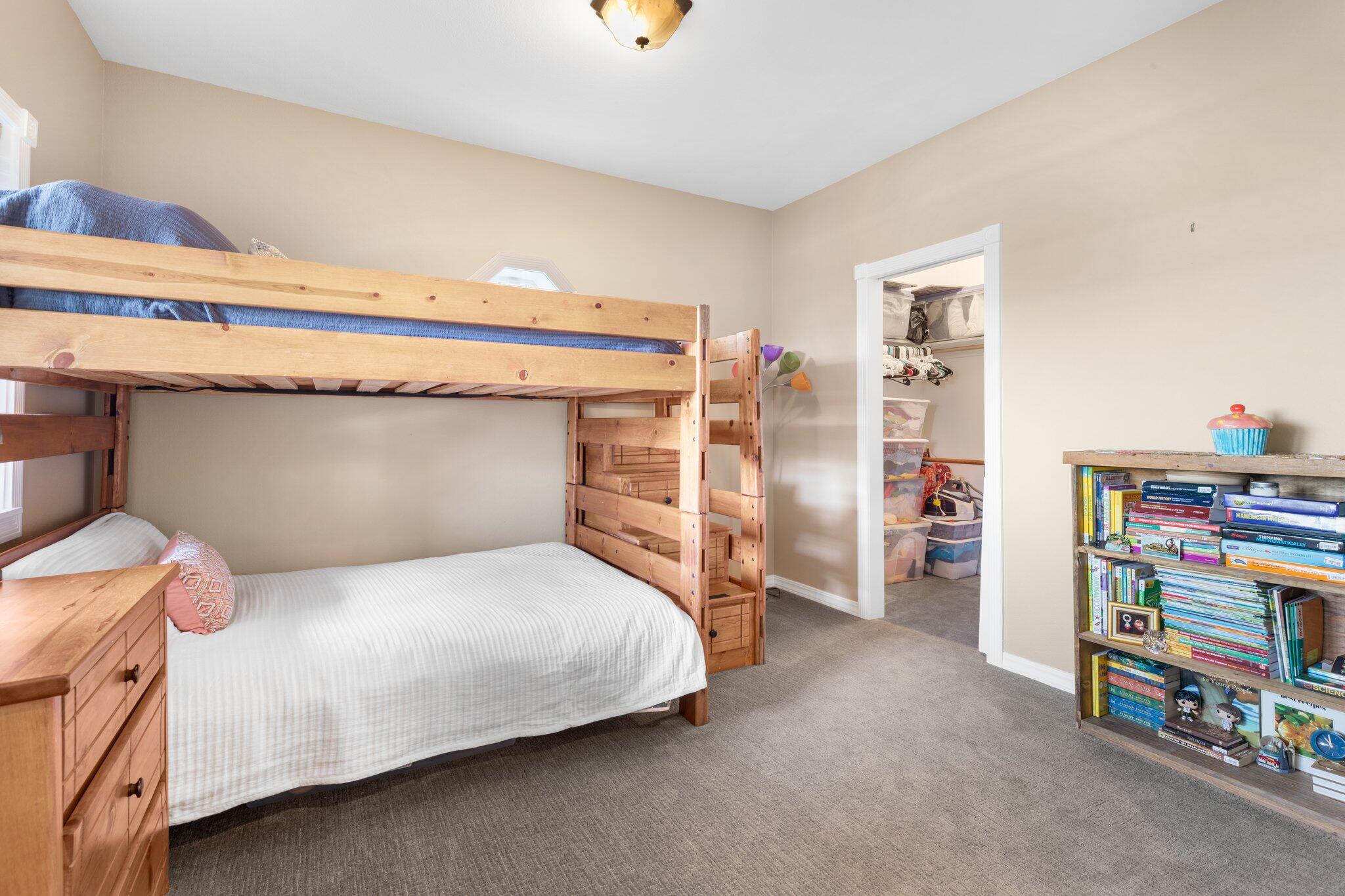 Uplands Phase Iv, The - Residential