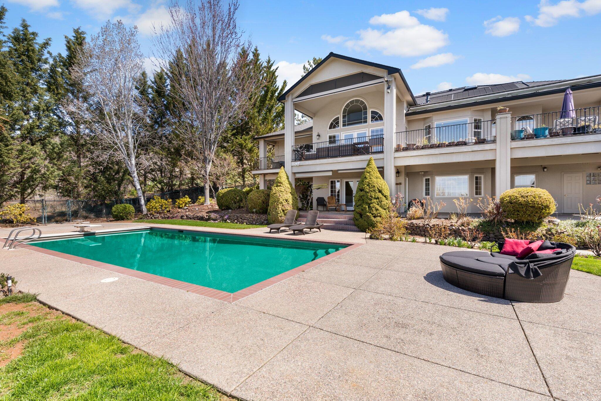 Uplands Phase Iv, The - Residential