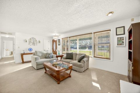 Tiny photo for 201 S Rose Street, Phoenix, OR 97535 (MLS # 220213988)