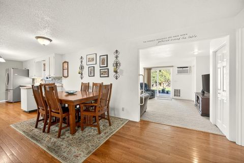 Tiny photo for 201 S Rose Street, Phoenix, OR 97535 (MLS # 220213988)