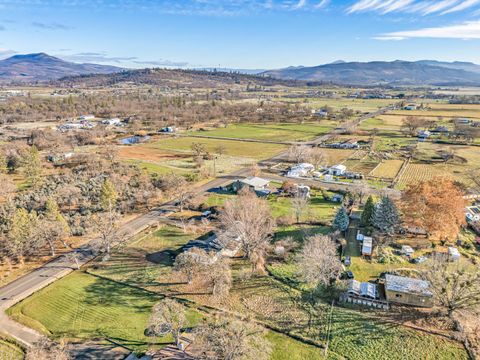 Tiny photo for 885 Mountain View Drive, Eagle Point, OR 97524 (MLS # 220212607)