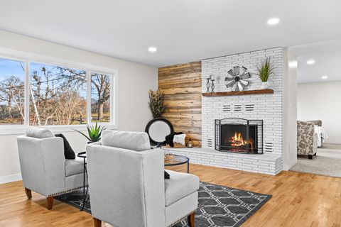 Tiny photo for 885 Mountain View Drive, Eagle Point, OR 97524 (MLS # 220212607)