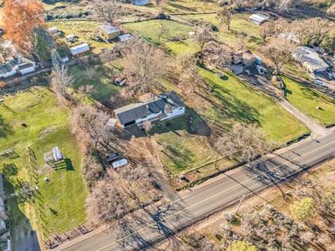 Tiny photo for 885 Mountain View Drive, Eagle Point, OR 97524 (MLS # 220212607)