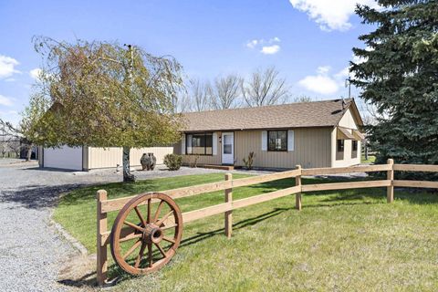 Tiny photo for 4088 SW Minson Road, Powell Butte, OR 97753 (MLS # 220217313)