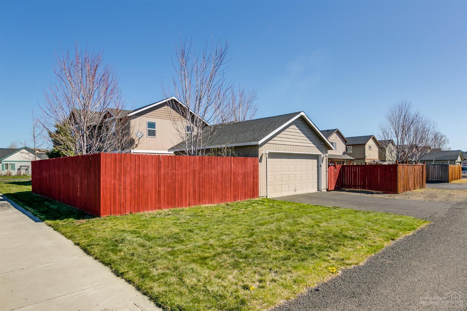 Sisters Park Place - Residential