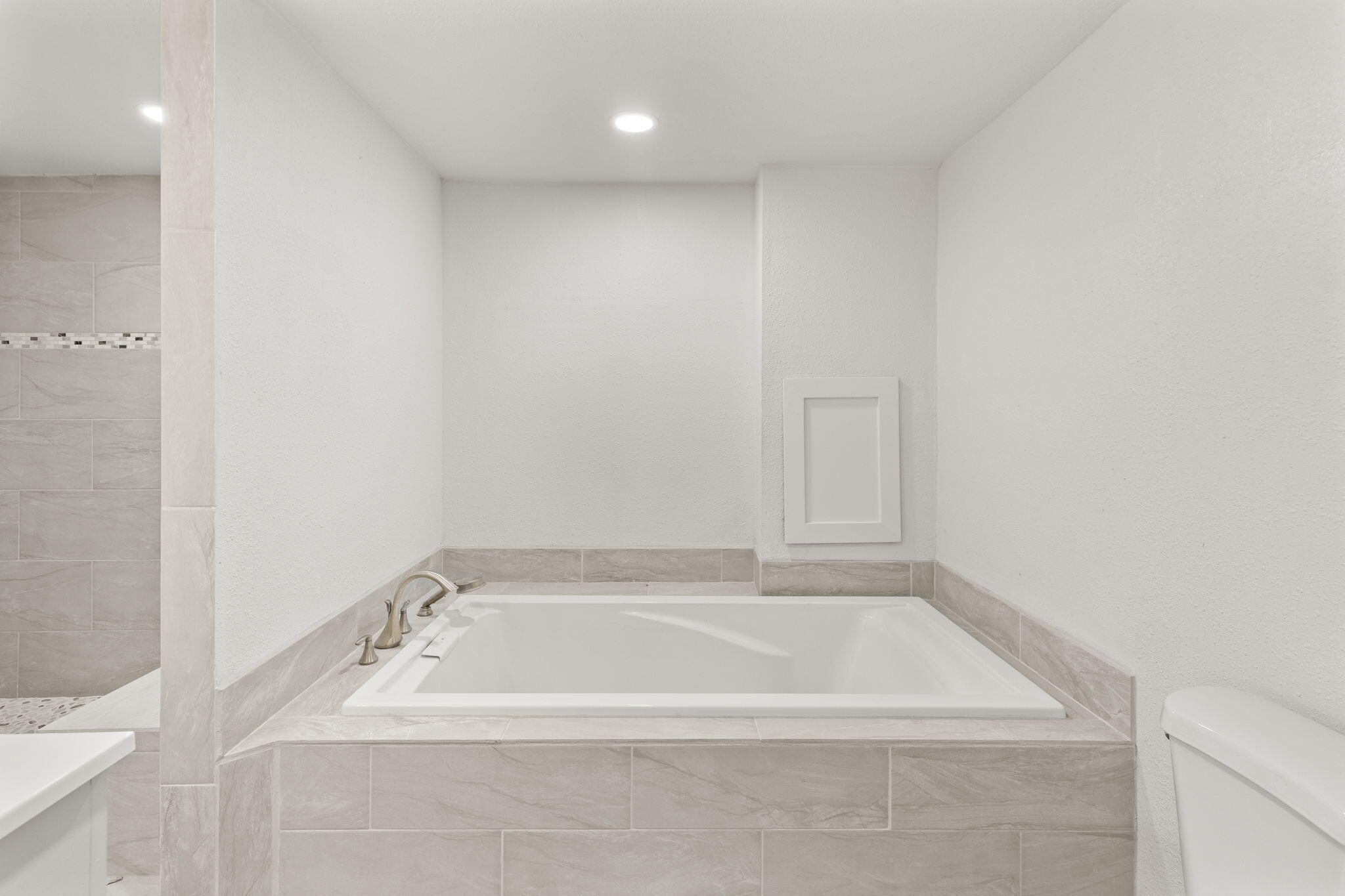 Rogue Lea Estates - Residential