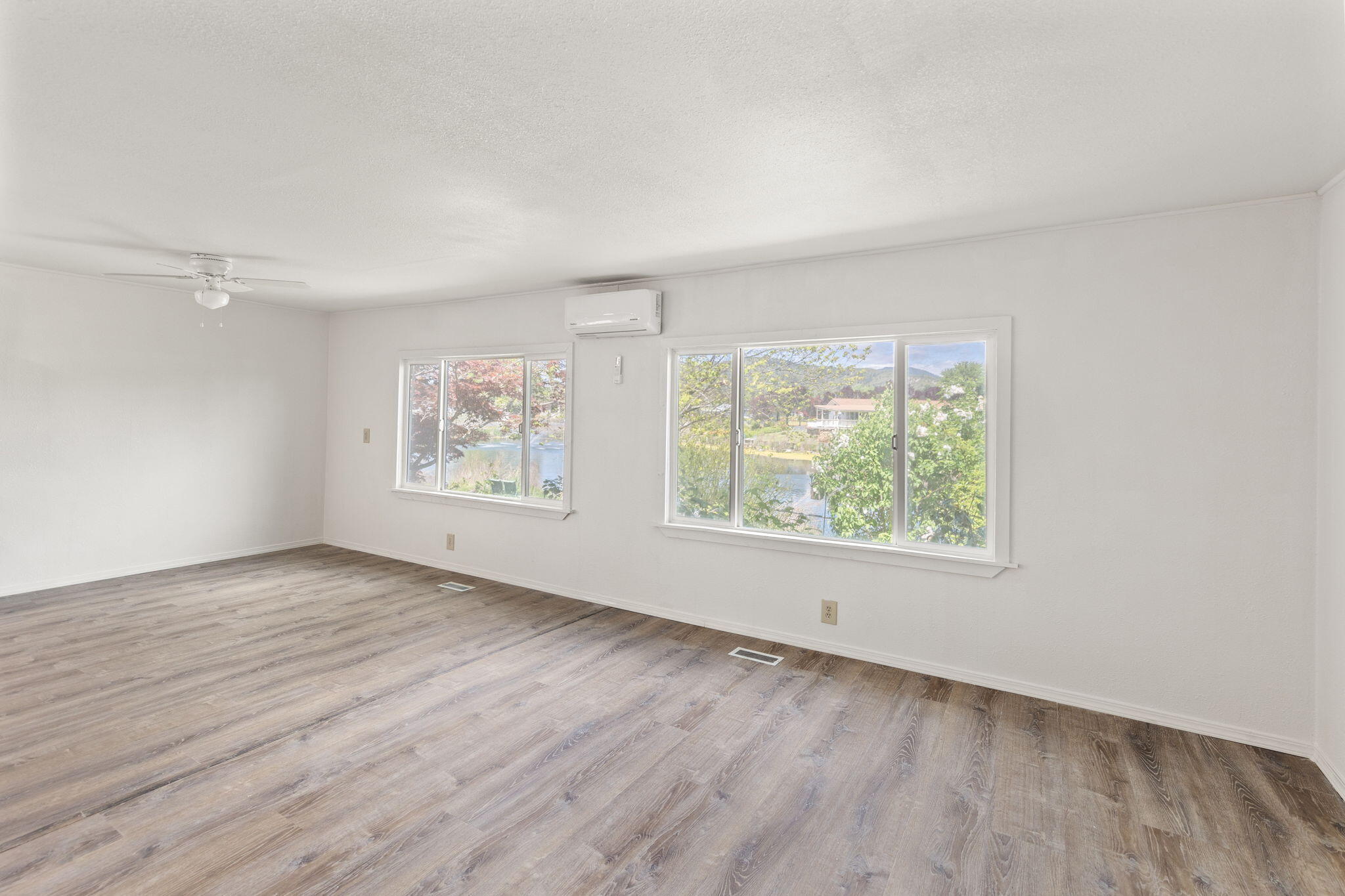 Rogue Lea Estates - Residential