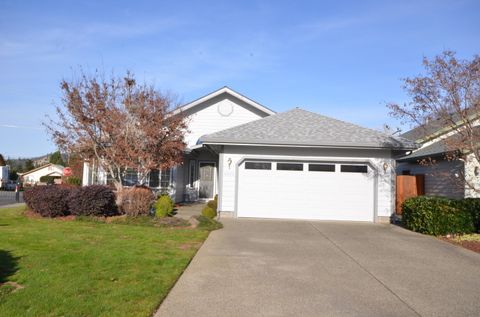 Photo of 2228 Egret Court, Grants Pass, OR 97526 (MLS # 220212466)