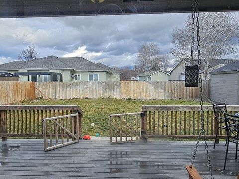 Tiny photo for 6405 Ventura Drive, Klamath Falls, OR 97603 (MLS # 220213520)