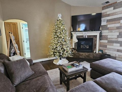 Tiny photo for 6405 Ventura Drive, Klamath Falls, OR 97603 (MLS # 220213520)