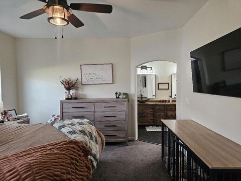 Tiny photo for 6405 Ventura Drive, Klamath Falls, OR 97603 (MLS # 220213520)