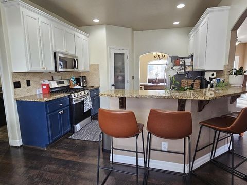 Tiny photo for 6405 Ventura Drive, Klamath Falls, OR 97603 (MLS # 220213520)