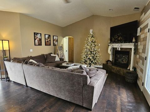 Tiny photo for 6405 Ventura Drive, Klamath Falls, OR 97603 (MLS # 220213520)