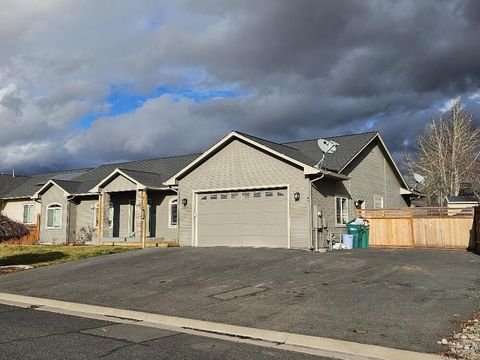 Tiny photo for 6405 Ventura Drive, Klamath Falls, OR 97603 (MLS # 220213520)