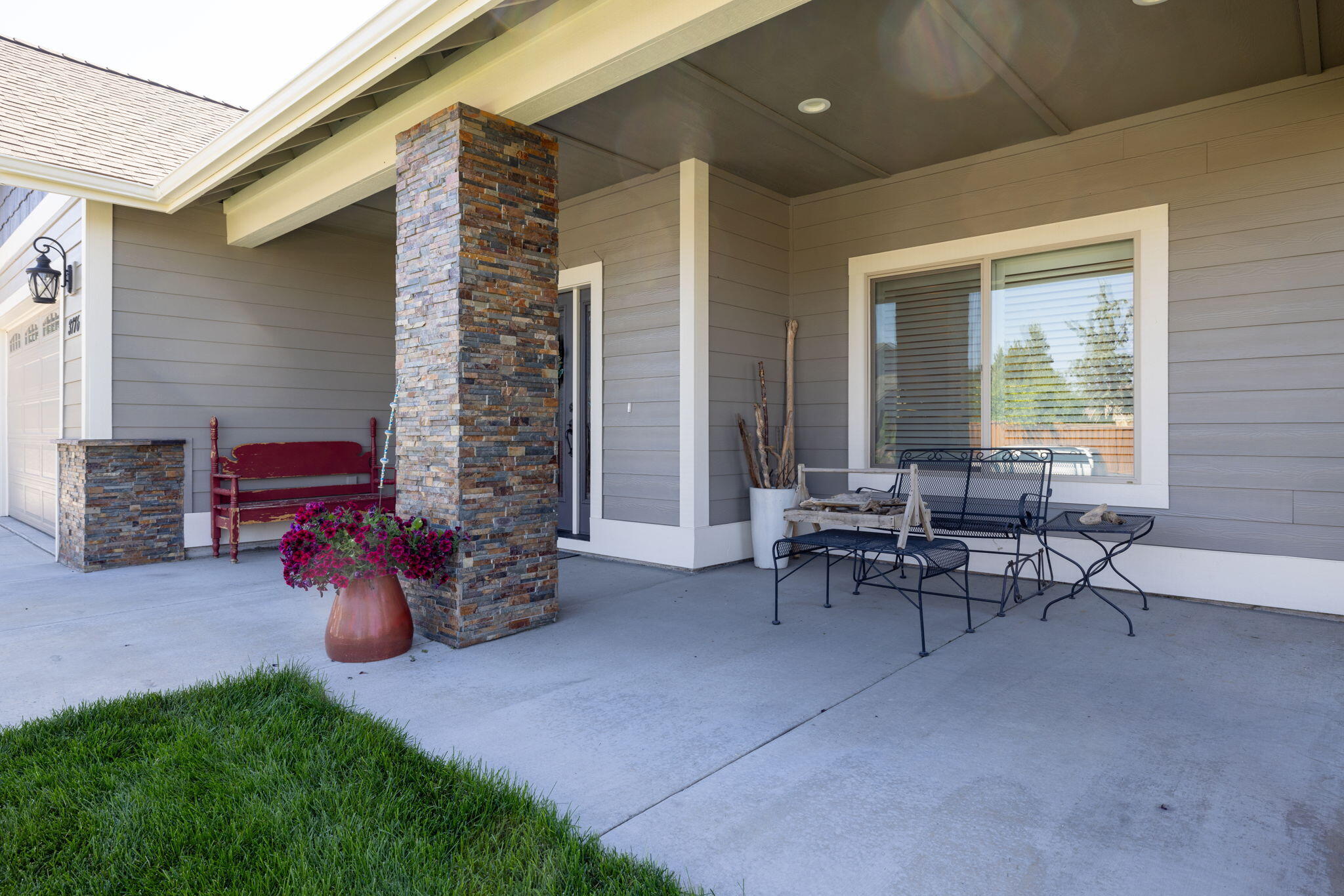 3776 SW Wickiup Place