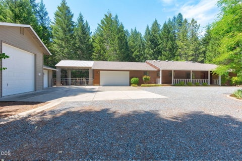 Photo of 634 Minnow Lane, Wilderville, OR 97543 (MLS # 220224412)