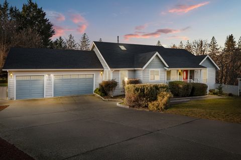Tiny photo for 334 Village Lane, Grants Pass, OR 97527 (MLS # 220214938)