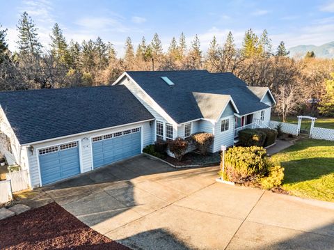 Tiny photo for 334 Village Lane, Grants Pass, OR 97527 (MLS # 220214938)