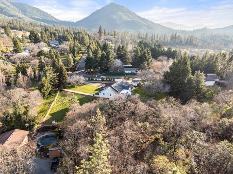 Tiny photo for 334 Village Lane, Grants Pass, OR 97527 (MLS # 220214938)