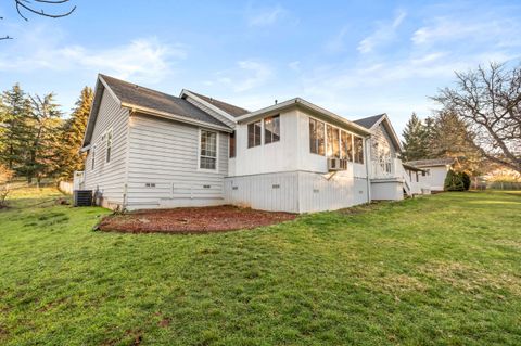 Tiny photo for 334 Village Lane, Grants Pass, OR 97527 (MLS # 220214938)