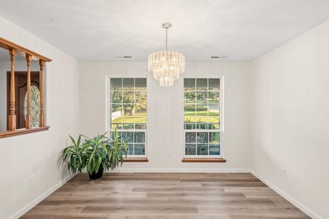 Tiny photo for 334 Village Lane, Grants Pass, OR 97527 (MLS # 220214938)