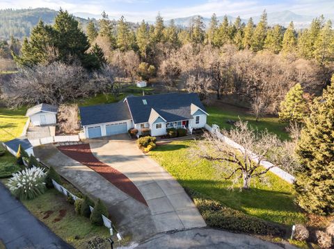 Tiny photo for 334 Village Lane, Grants Pass, OR 97527 (MLS # 220214938)