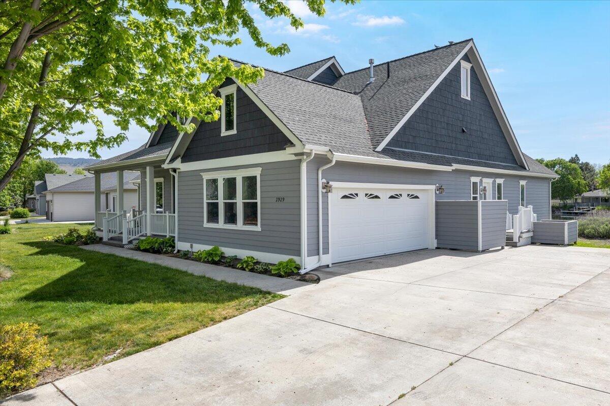 2929 Front Street