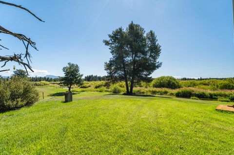 Tiny photo for 52812 Timber Lane Loop, La Pine, OR 97739 (MLS # 220206873)