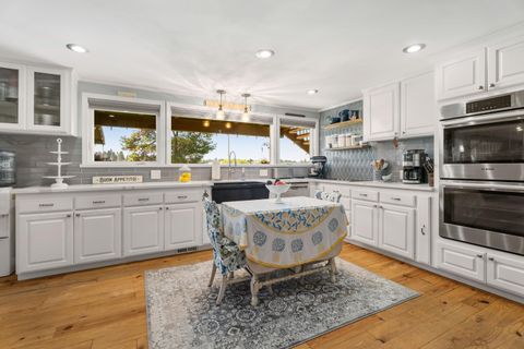 Tiny photo for 52812 Timber Lane Loop, La Pine, OR 97739 (MLS # 220206873)