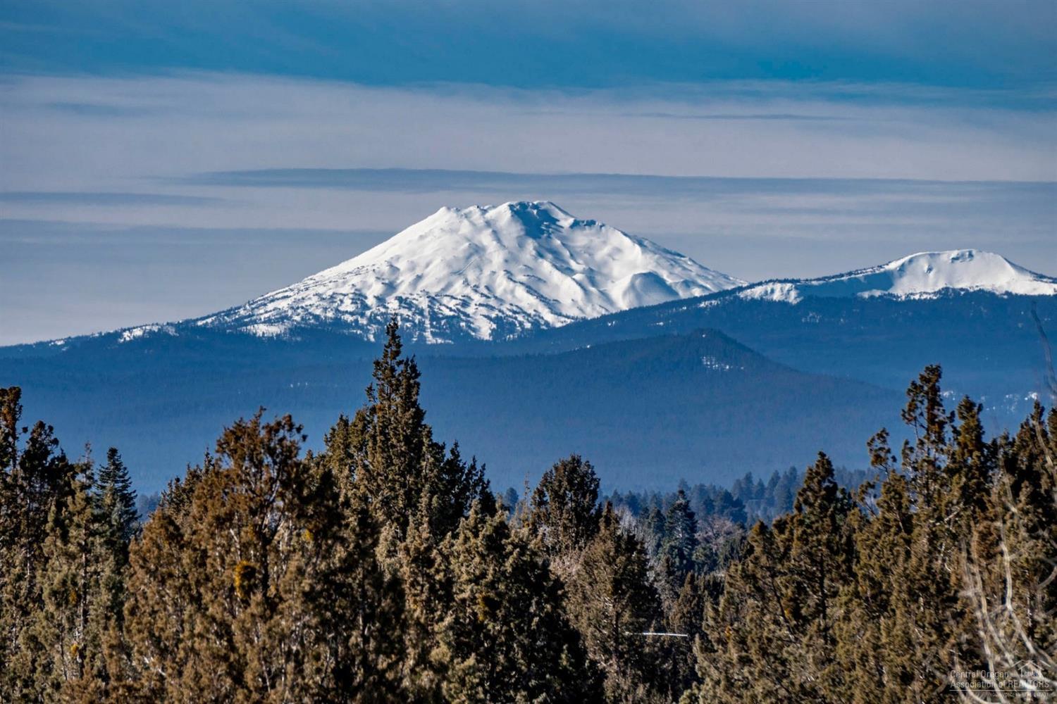 Los Serranos - Residential
