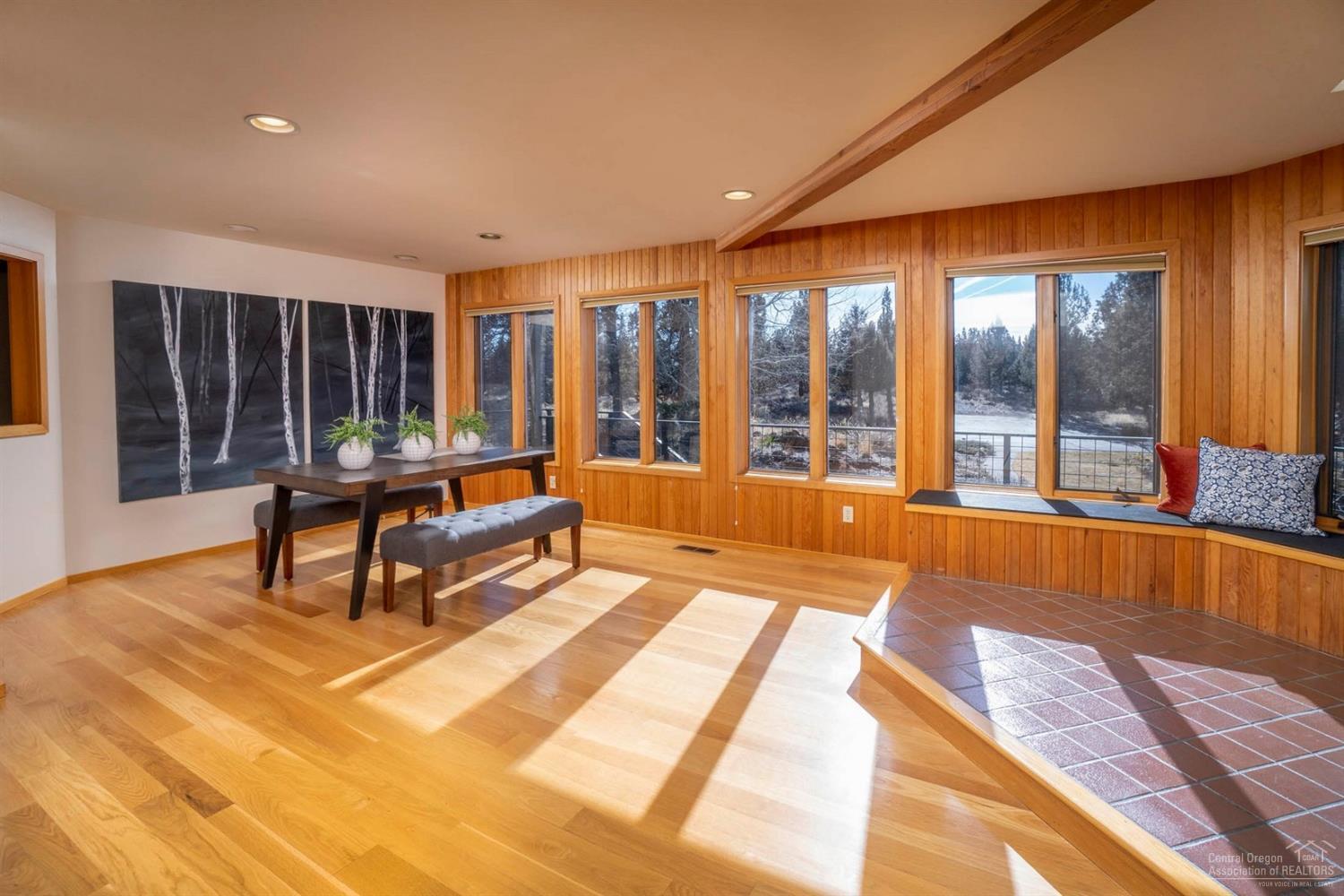 Los Serranos - Residential