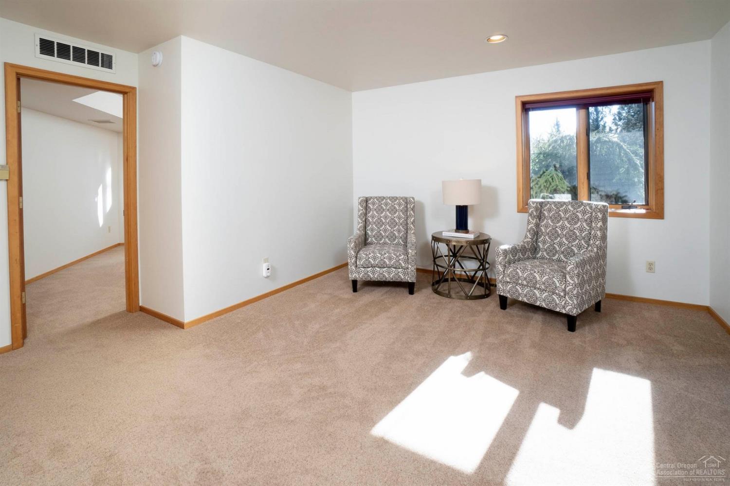 Los Serranos - Residential