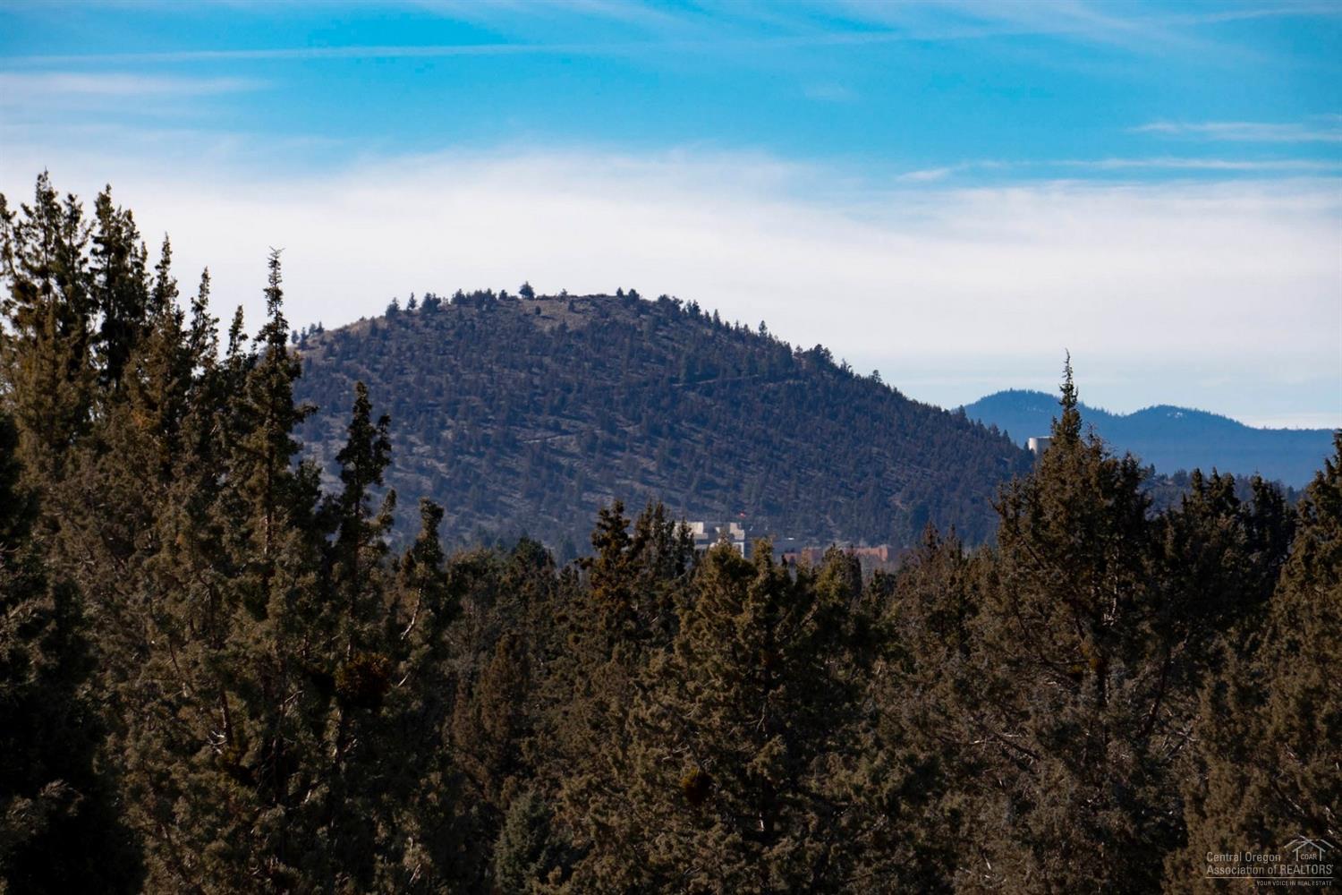 Los Serranos - Residential