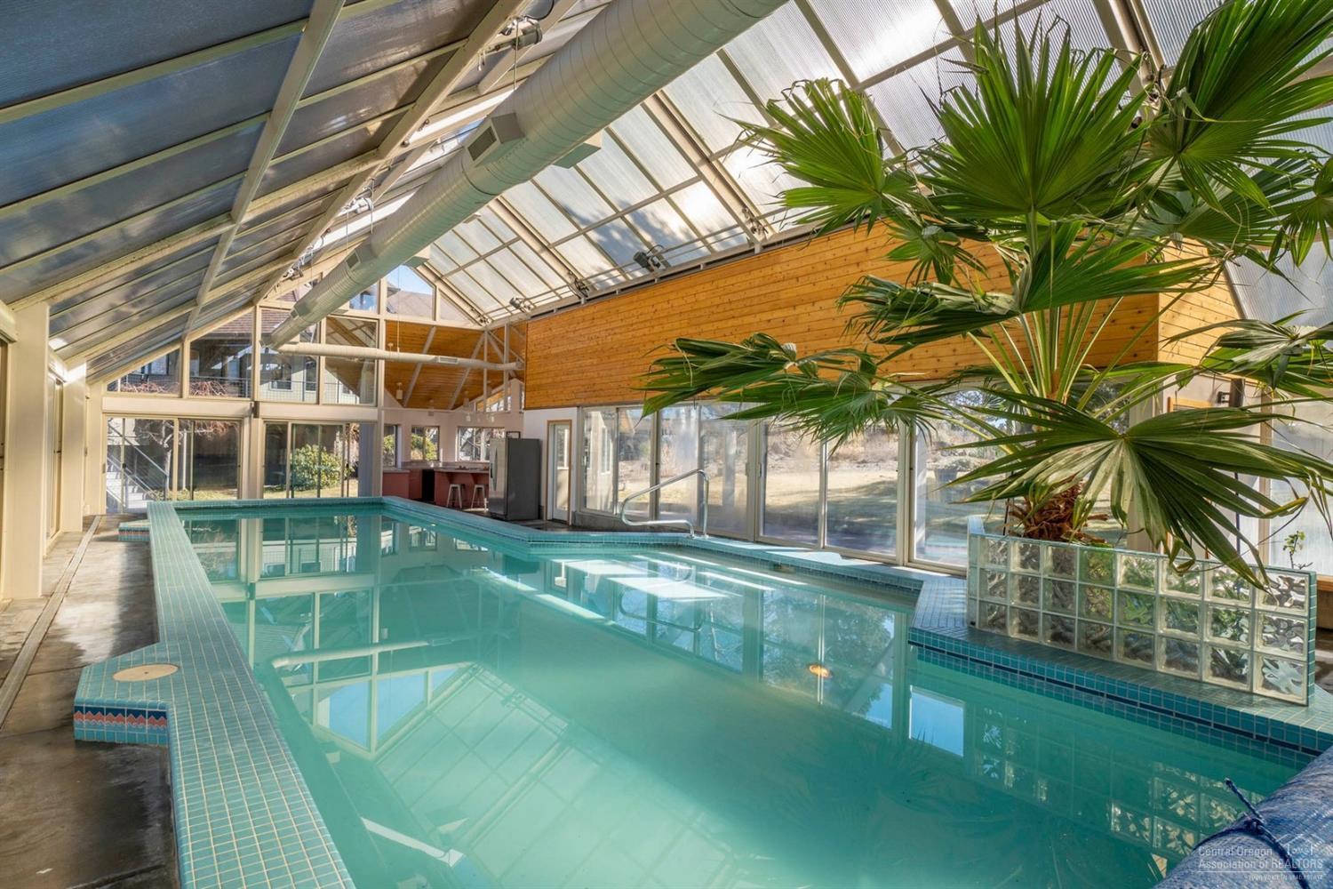 Los Serranos - Residential