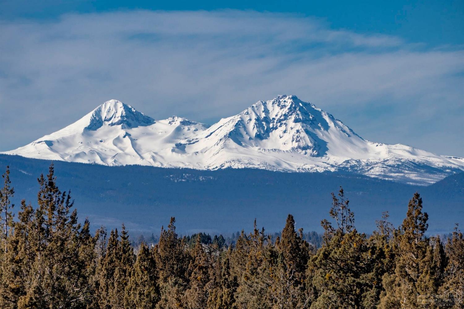 Los Serranos - Residential