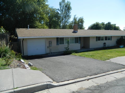 Photo of 10107 Wright Avenue, Klamath Falls, OR 97603 (MLS # 220229068)