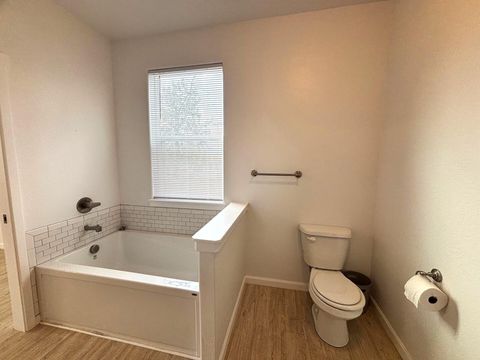 Tiny photo for 4059 Fern Valley Road, Phoenix, OR 97535 (MLS # 220211818)