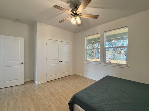 Tiny photo for 4059 Fern Valley Road, Phoenix, OR 97535 (MLS # 220211818)