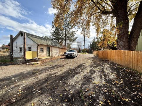 Tiny photo for 4059 Fern Valley Road, Phoenix, OR 97535 (MLS # 220211818)