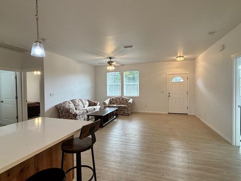 Tiny photo for 4059 Fern Valley Road, Phoenix, OR 97535 (MLS # 220211818)