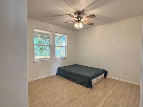 Tiny photo for 4059 Fern Valley Road, Phoenix, OR 97535 (MLS # 220211818)