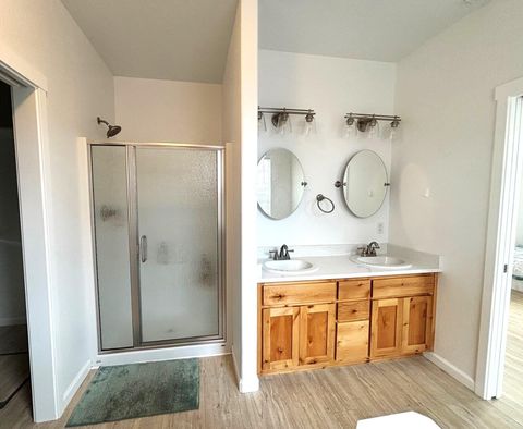 Tiny photo for 4059 Fern Valley Road, Phoenix, OR 97535 (MLS # 220211818)