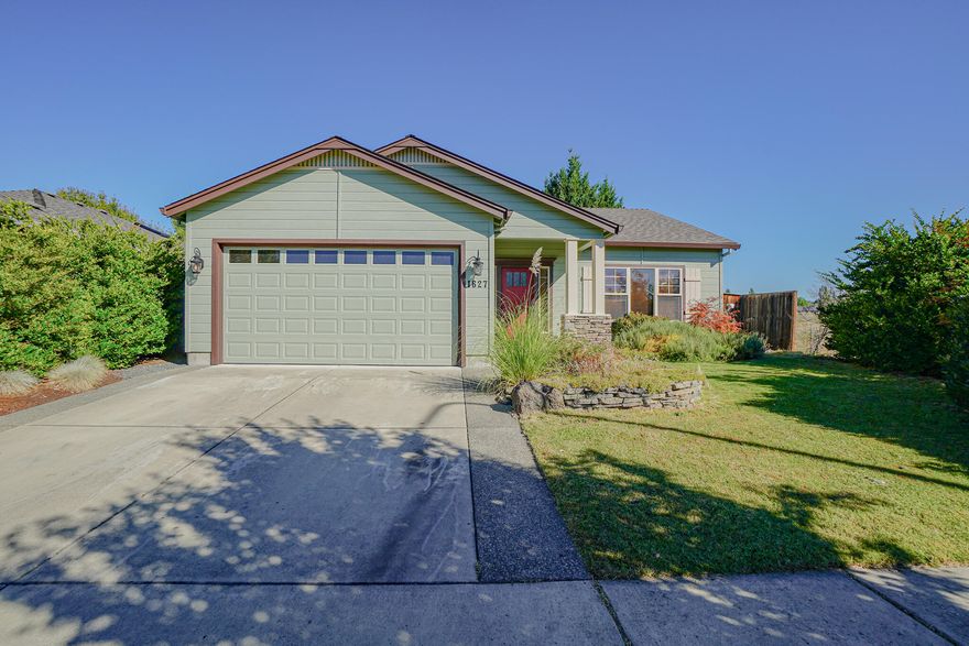 Well maintained 3 bedroom, 2 full bathroom 1558 sq ft home built in 2006 and located in desirable East Medford, close to shopping and amenities. This home features vaulted ceilings, gas fireplace, updated laminate flooring, granite counter tops, stainless steel appliances, newer interior paint, and a finished garage. Master bedroom is complete with a large walk-in closet, walk-in shower, and double vanities.  A covered patio in the backyard is perfect for BBQing and relaxing. Come see all this lovely home has to offer!