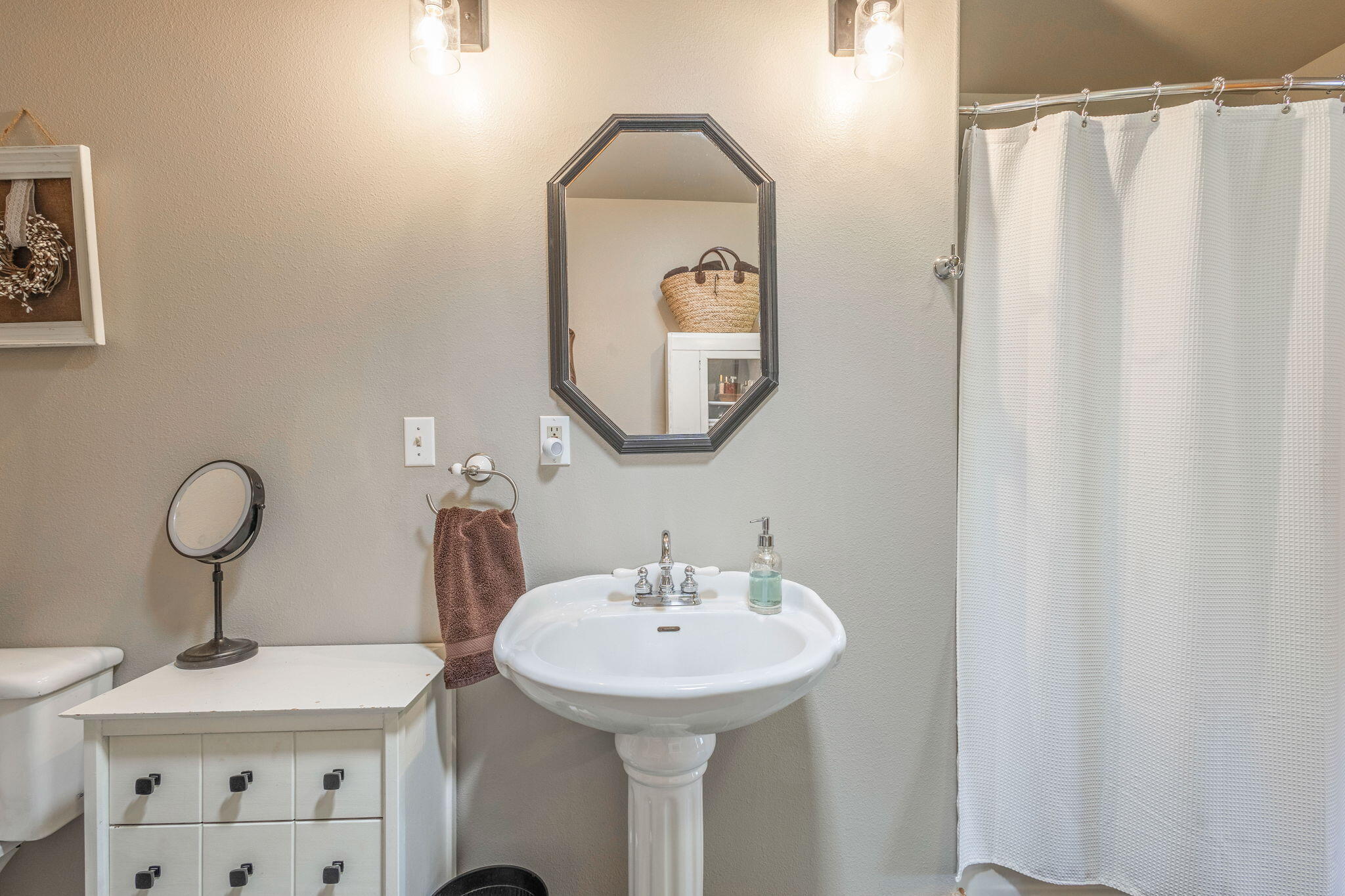 Fall River Estate - Residential