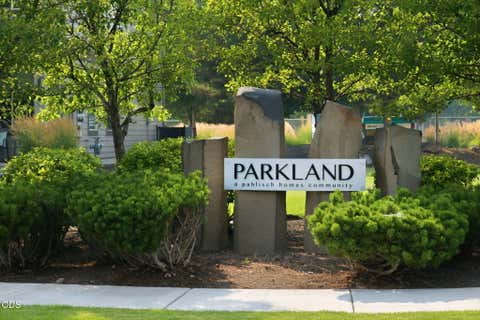Tiny photo for 2910 SW Yew Park Lane, Redmond, OR 97756 (MLS # 220226621)