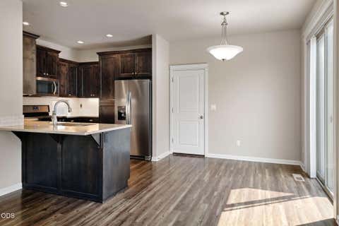 Tiny photo for 2910 SW Yew Park Lane, Redmond, OR 97756 (MLS # 220226621)