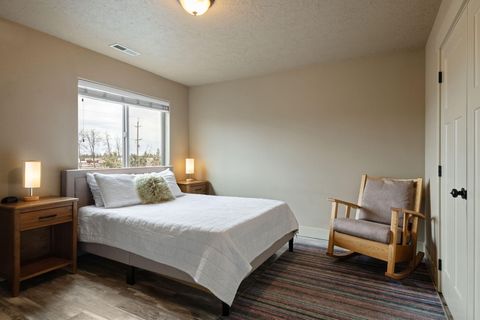 Tiny photo for 63113 De Haviland Court, Bend, OR 97701 (MLS # 220219756)