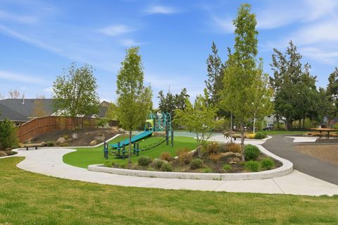 Tiny photo for 63113 De Haviland Court, Bend, OR 97701 (MLS # 220219756)
